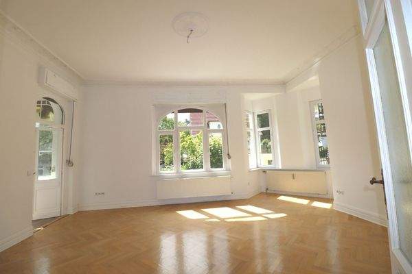 Erdgeschoss-  Wohnzimmer 