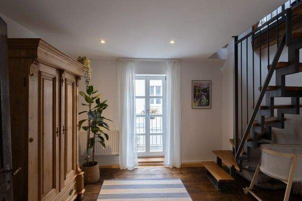 Büro - 4-Zi-Haupthaus