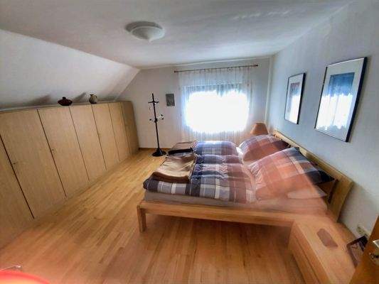 Schlafzimmer DG
