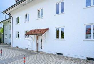 Gebäudeansicht (1).jpg