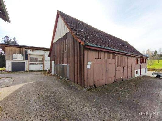 Außenansicht Haus mit Scheune