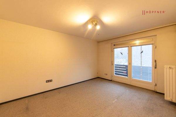 Schlafzimmer m. Balkonzugang