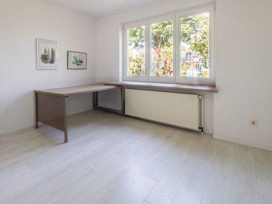 Büro/ weiteres Zimmer