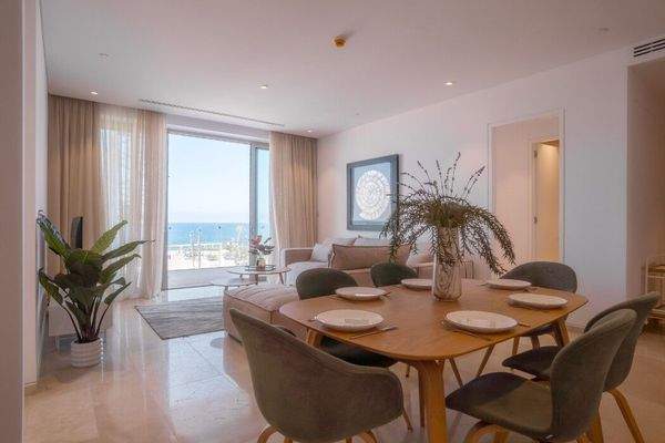 Wohnzimmer mit Essbereich