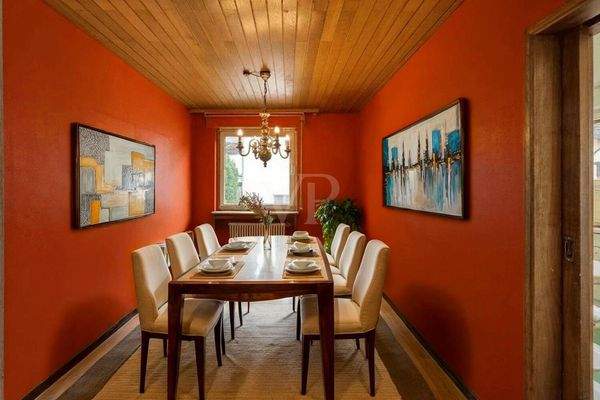 Esszimmer KI bearbeitet