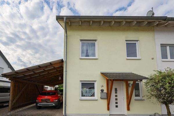 Ansicht Nord mit Carport