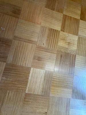 Echtholzparkett in fast jedem Raum