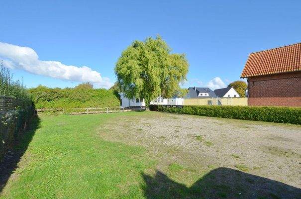 Grundstück mit Stellplätzen