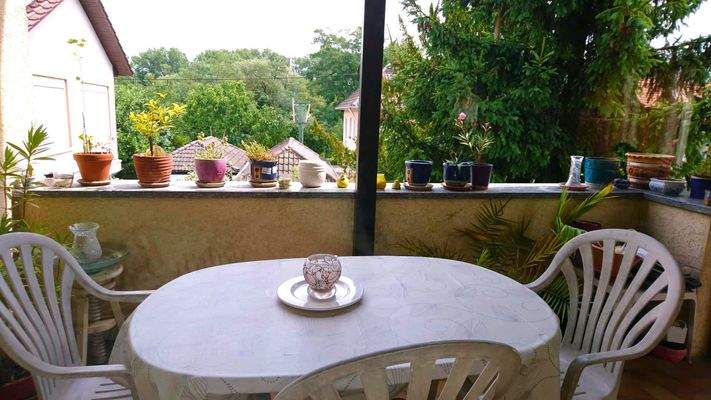 Terrasse-Balkon im Obergeschoss.jpg