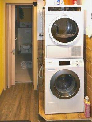 EG  Vorraum mit Waschmaschine-Trockner