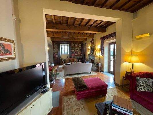 luxuriöse Villa in Carmignano (Toskana)