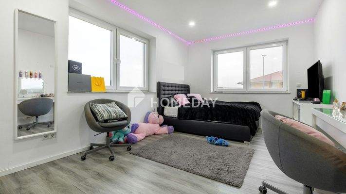 1. OG Kinderzimmer 1 2