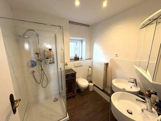 Badezimmer -Einliegerwhg. EG