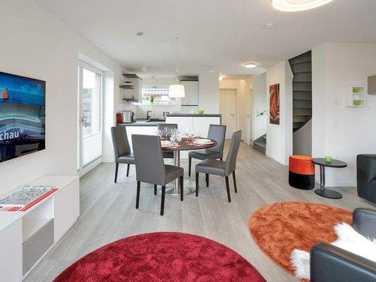 Wohn-/Essraum - Blick zur offenen Küche