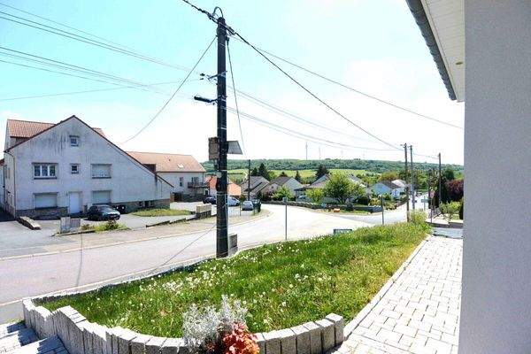 8  Blick v.d. Haustür