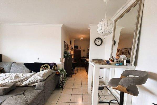 Blick Wohnraum - Flur