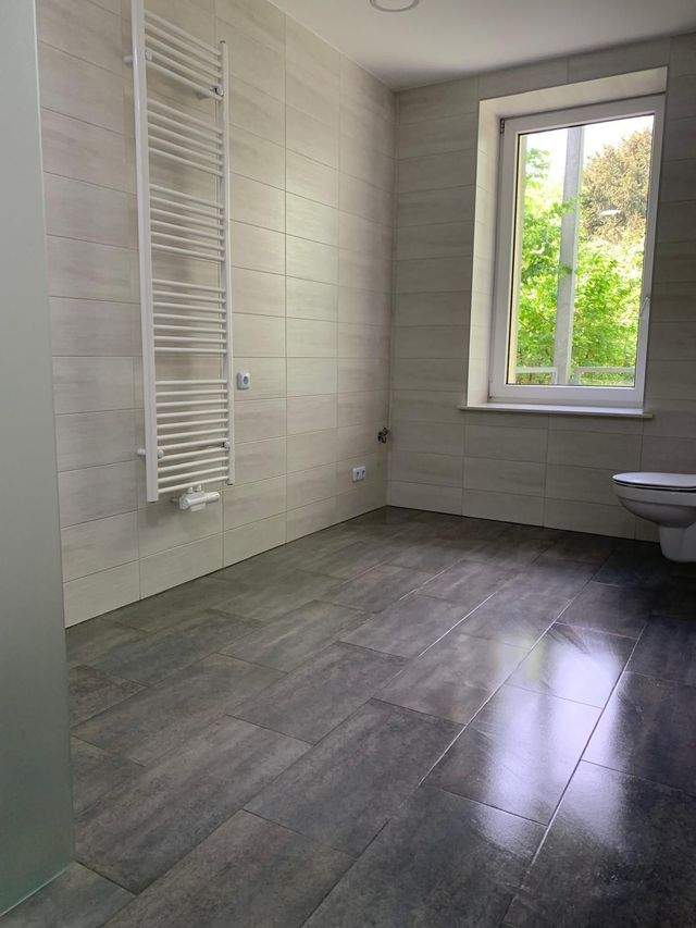 Helle 2 Raum Wohnung mit Balkon und Einbauküche zu vermieten - Foto 4