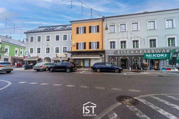 Wohn- und Geschäftshaus am Stadtplatz