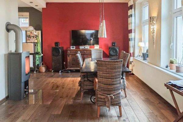 03_EG_Essbereich mit Kamin