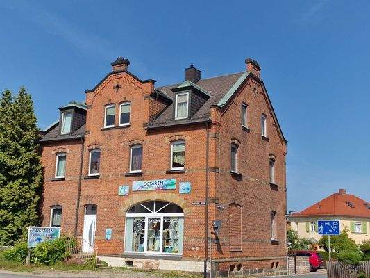 Imposante Straßenseite