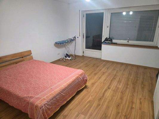 Schlafzimmer Eltern 1. OG