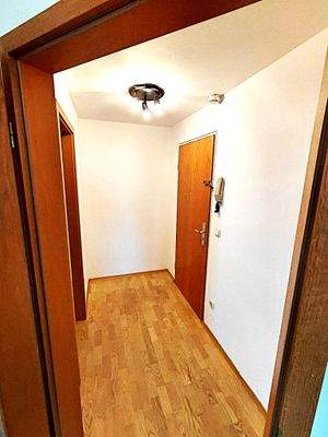 Blick in den Flur.JPG