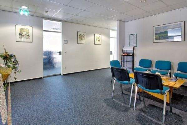 Flur mit Wartebereich