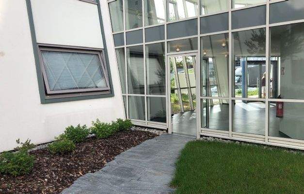 Vom PATIO in das Foyer im EG.