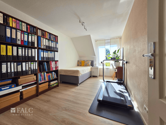 Kinderzimmer/Hobbyraum