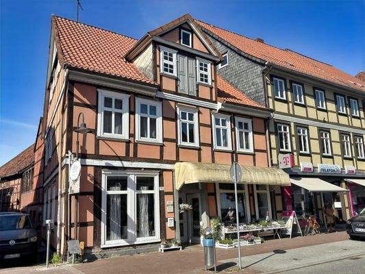 Vorderansicht mit Eingangsbereich