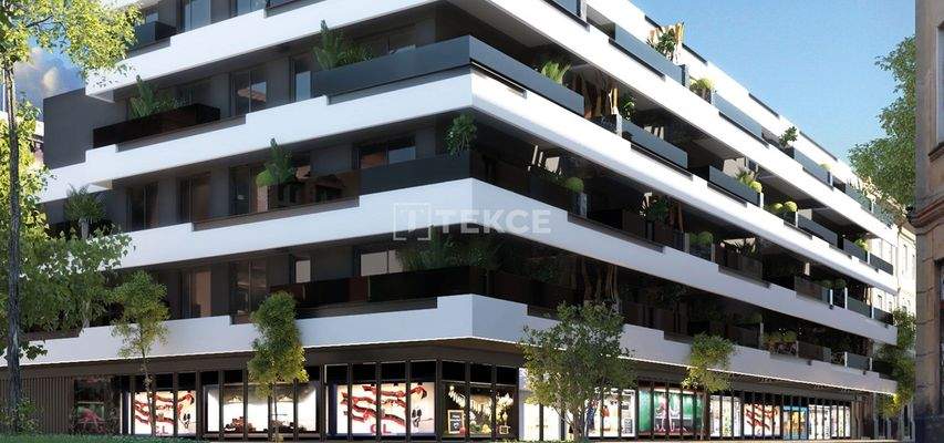 Centrally-Located Apartments in Fuengirola with Swimming Pool