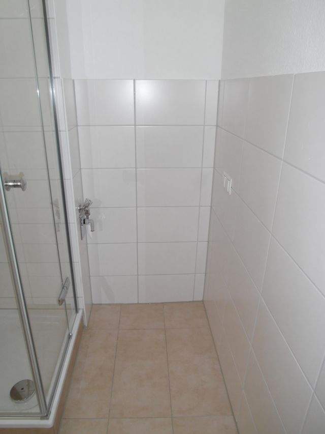 Helle 4-Zimmerwohnung mit Balkon und Einbauküche - Photo 3