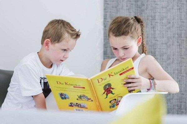 Glückliche massa Baufamilie