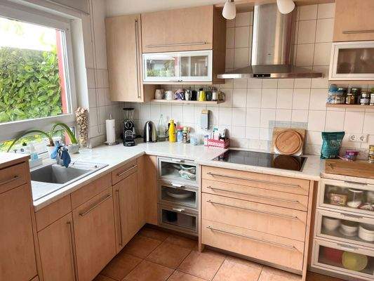 Einbauküche inklusive!