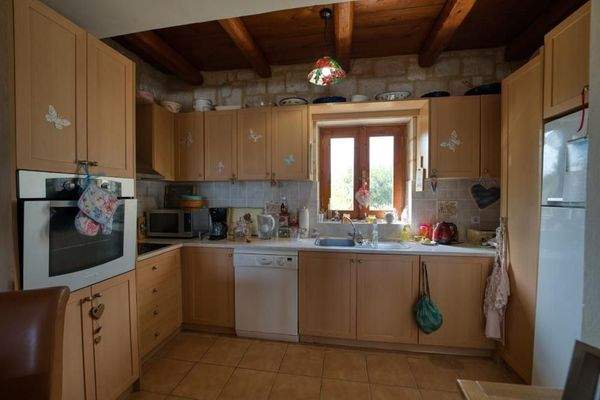 Kreta, Vamos: Möblierte Steinvilla mit Panoramablick auf Meer und Berge zu verkaufen