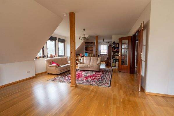 Galerie/Arbeiten im Dachgeschoss