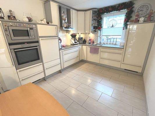 Die Einbauküche (kann optional übernommen werden)