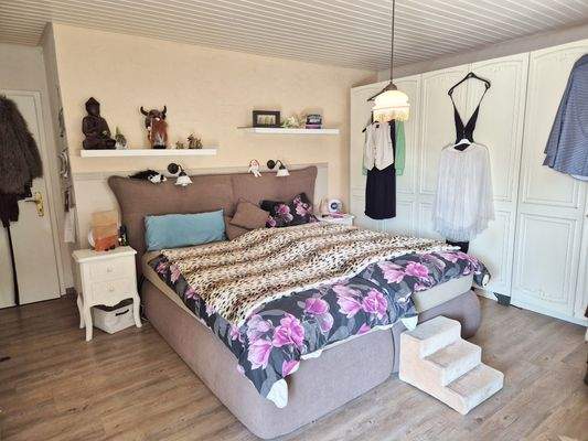 Schlafzimmer Gartengeschoss