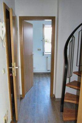 Flur mit Blick in die Küche