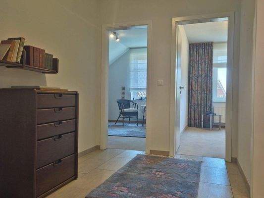 OG FLur, Blick auf Schlafzimmer 1 &amp; 2