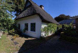 Hausansicht Gartenseite schräg