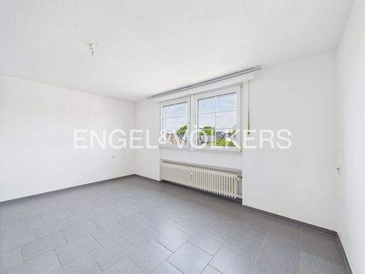 Schlafzimmer mit Gaubenfenstern nach vorne Ebene +2