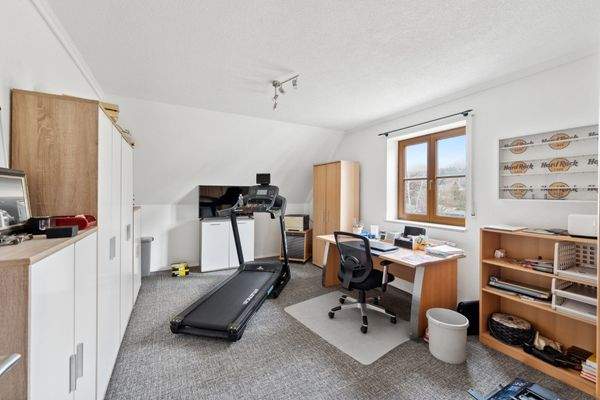 Arbeits/ Kinderzimmer OG