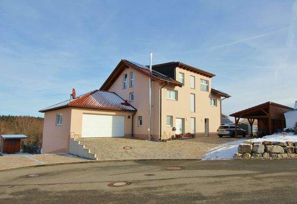 Großes Einfamilienhaus in Mahlstetten