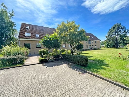 Wohnhaus mit Blick in den rückwärtigen Garten