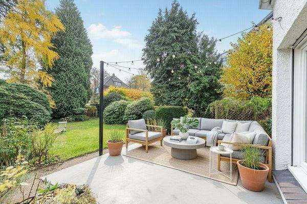 Südterrasse modern gestaged