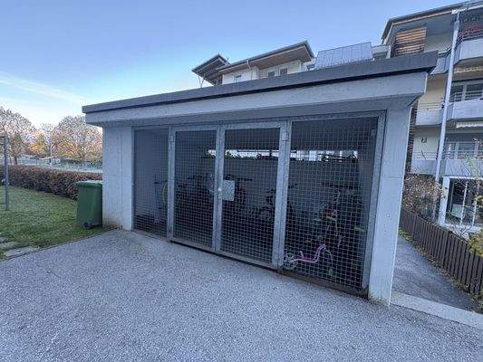 Fahrrad- und Kinderwagenbereich