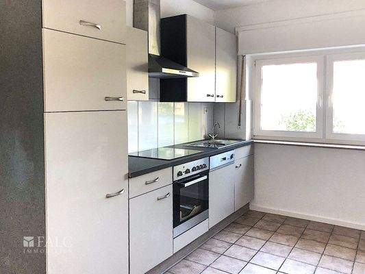 Einbauküche mit Geräten