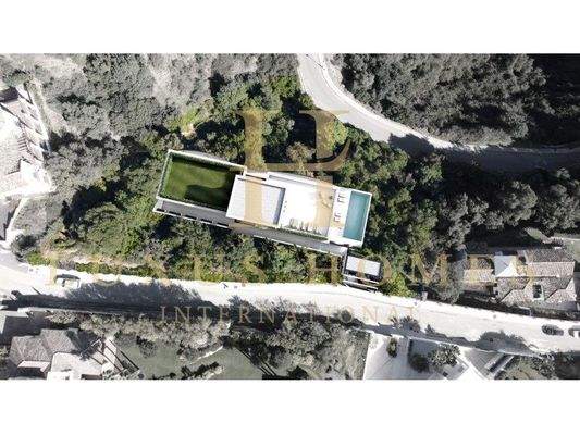birds eye view property highlighted