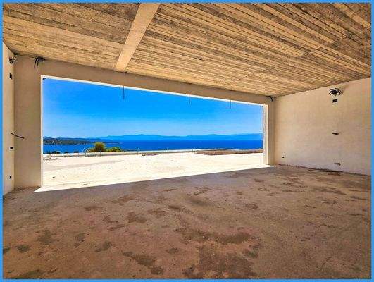 b297c15ba86a4a7281e844d910a974e3-original